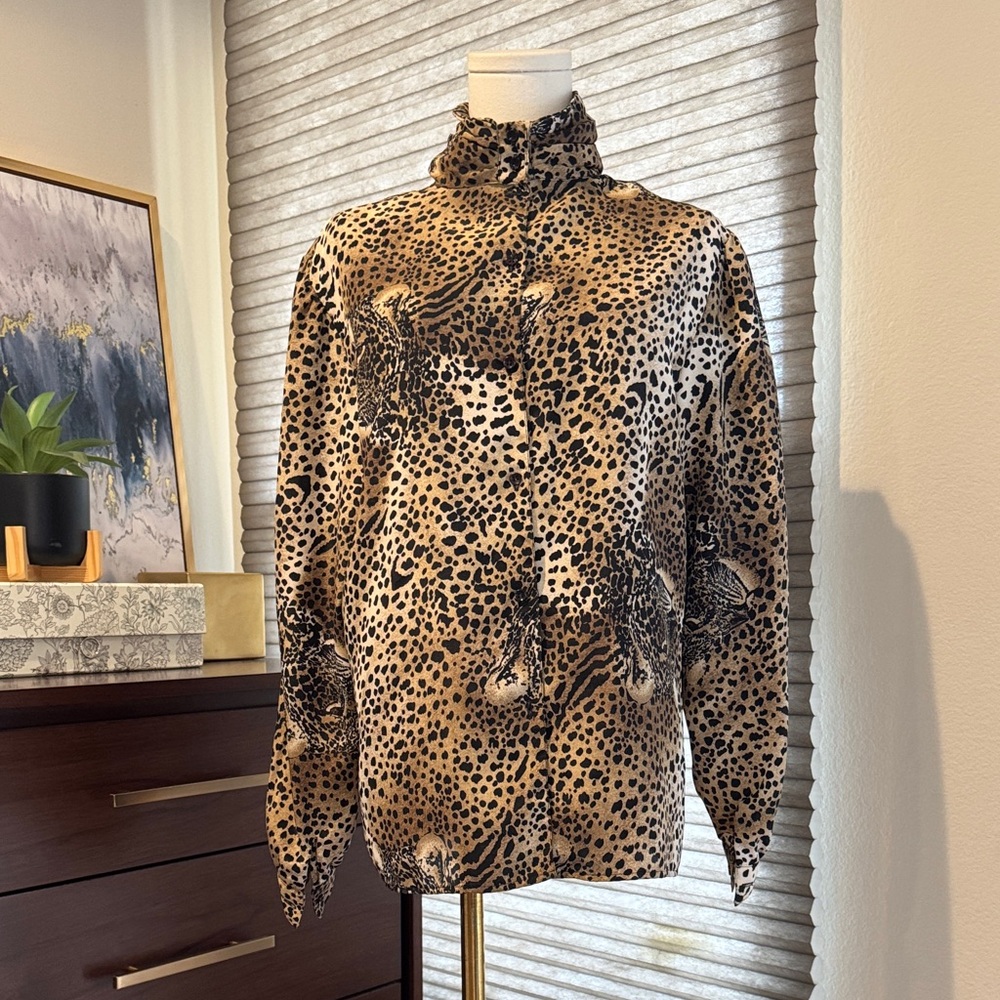 Woman's Vintage Eva Laurel Leopard Print Button-Up Blouse. Size 12